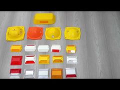 علامات طريق بلاستيكية بأنواع عديدة